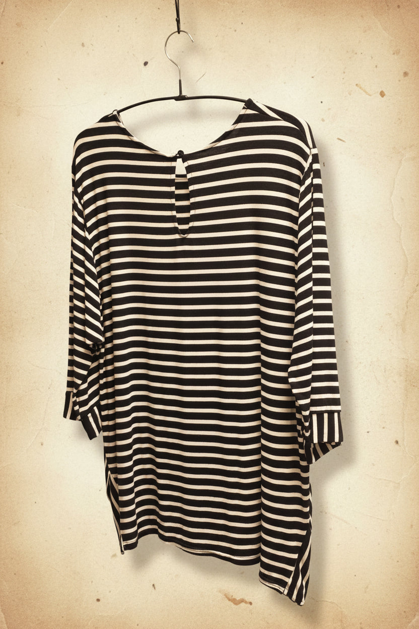 Camiseta oversize  de la marca FAS