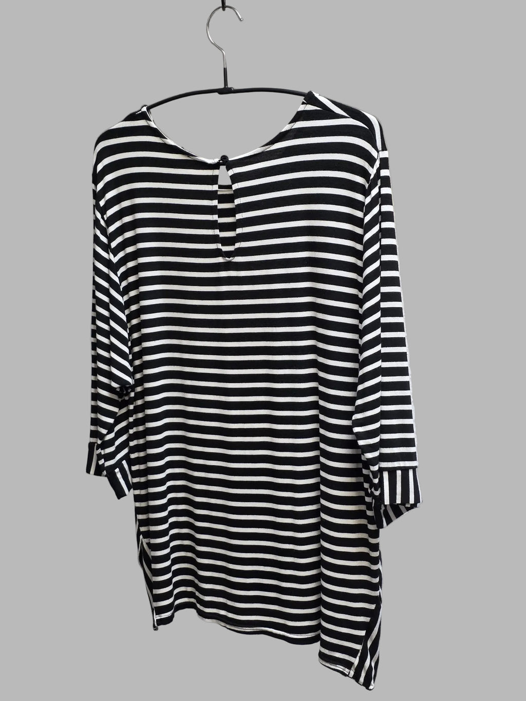 Camiseta oversize  de la marca FAS