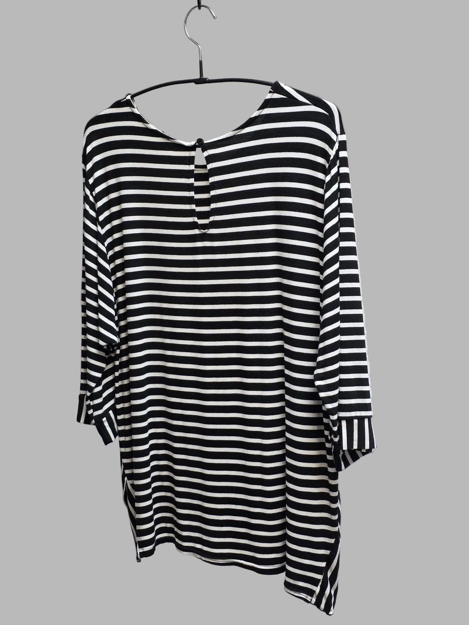 Camiseta oversize  de la marca FAS