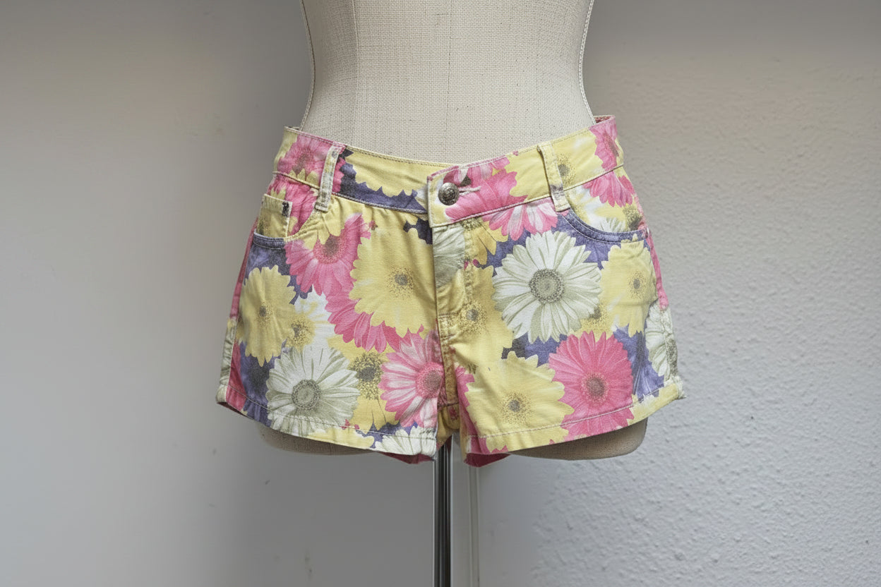 Pantalón corto vintage estampado floral