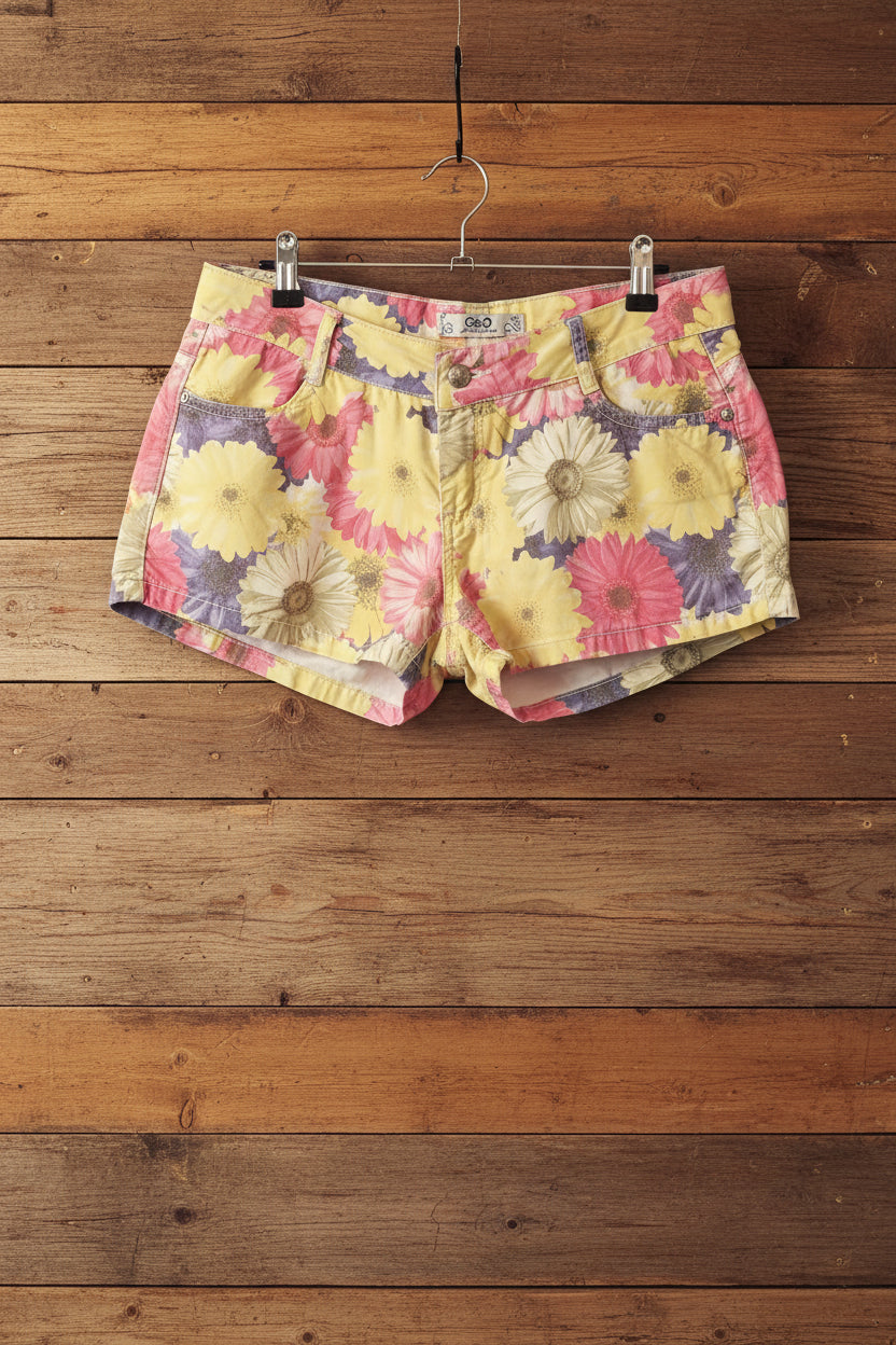 Pantalón corto vintage estampado floral