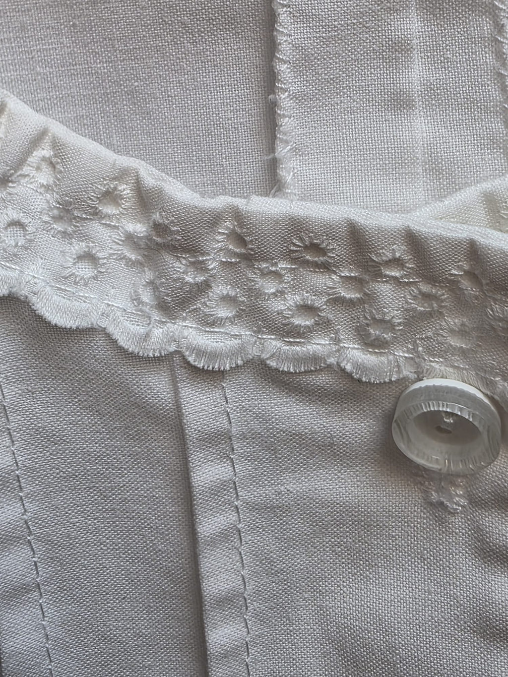 Blusa blanca sin mangas