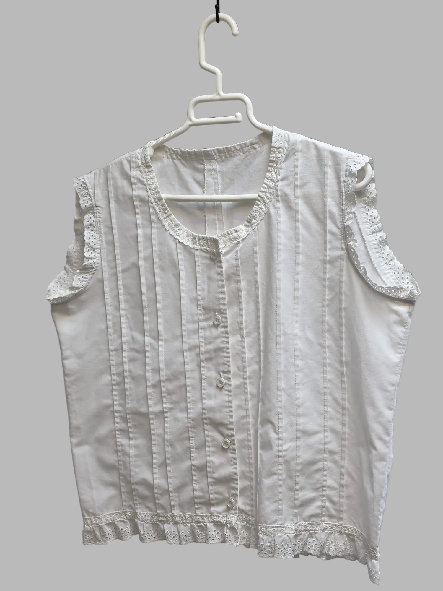 Blusa blanca sin mangas