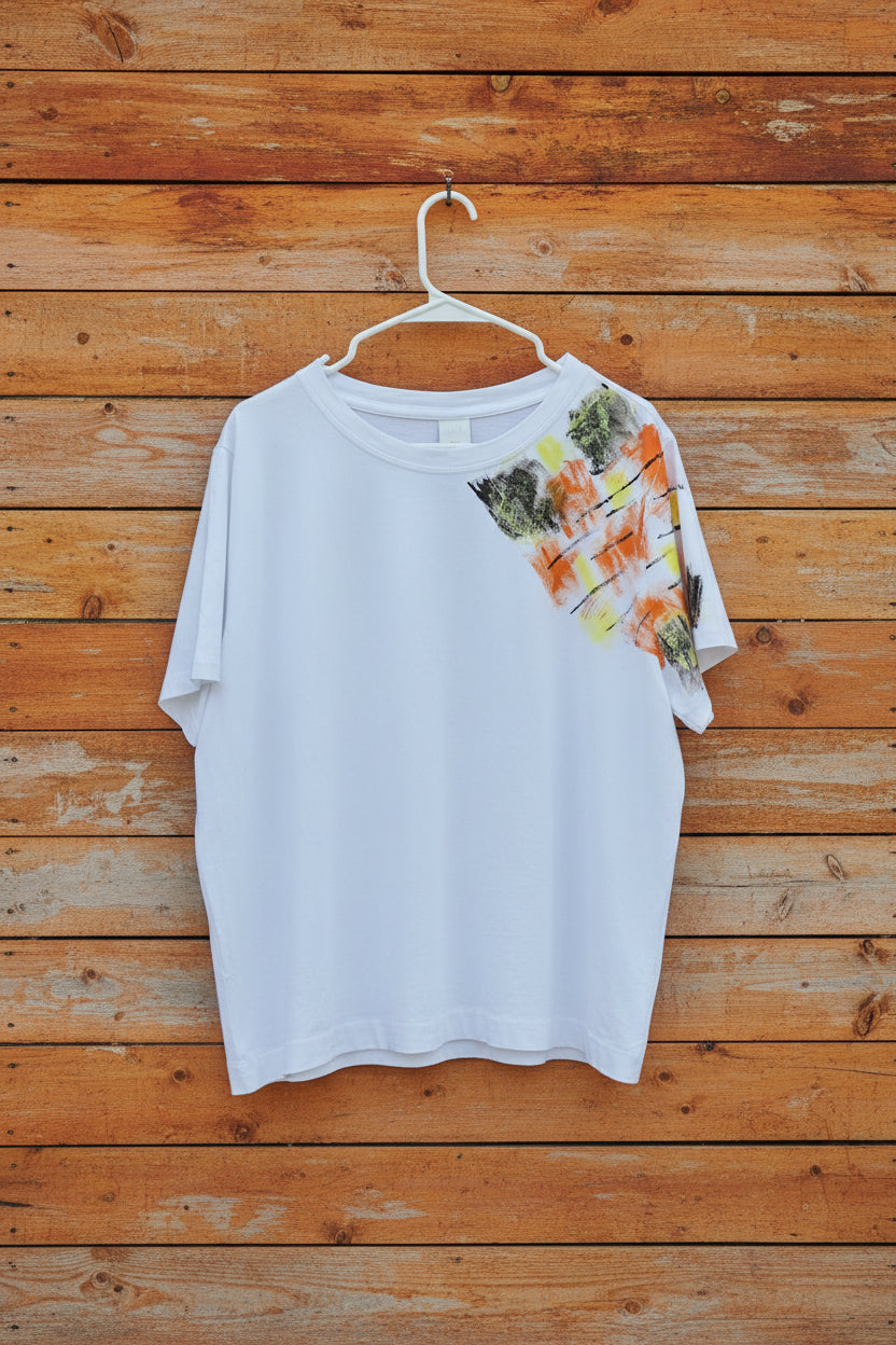 Camiseta blanca pintada a mano, Talla XL