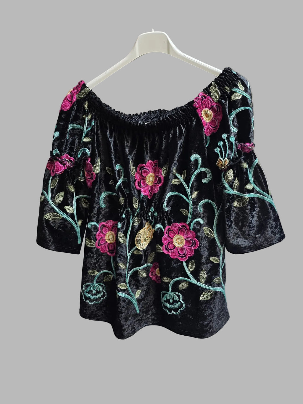 Samt-Top mit Clarita-Stickereien - Größe L/XL
