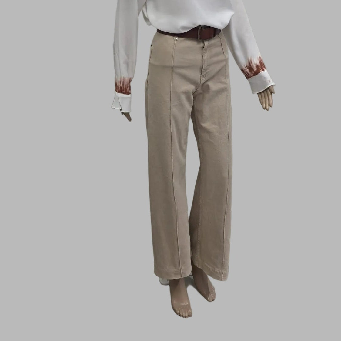 Pantalón vaquero beige Zara