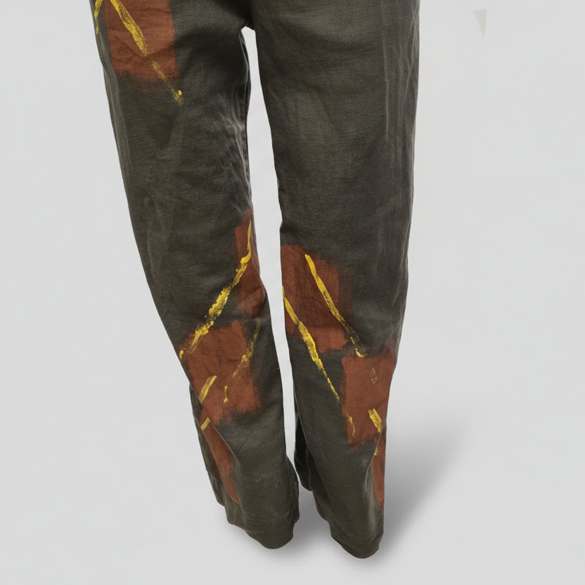 Pantalón de mujer kaki pintado a mano, vista lateral