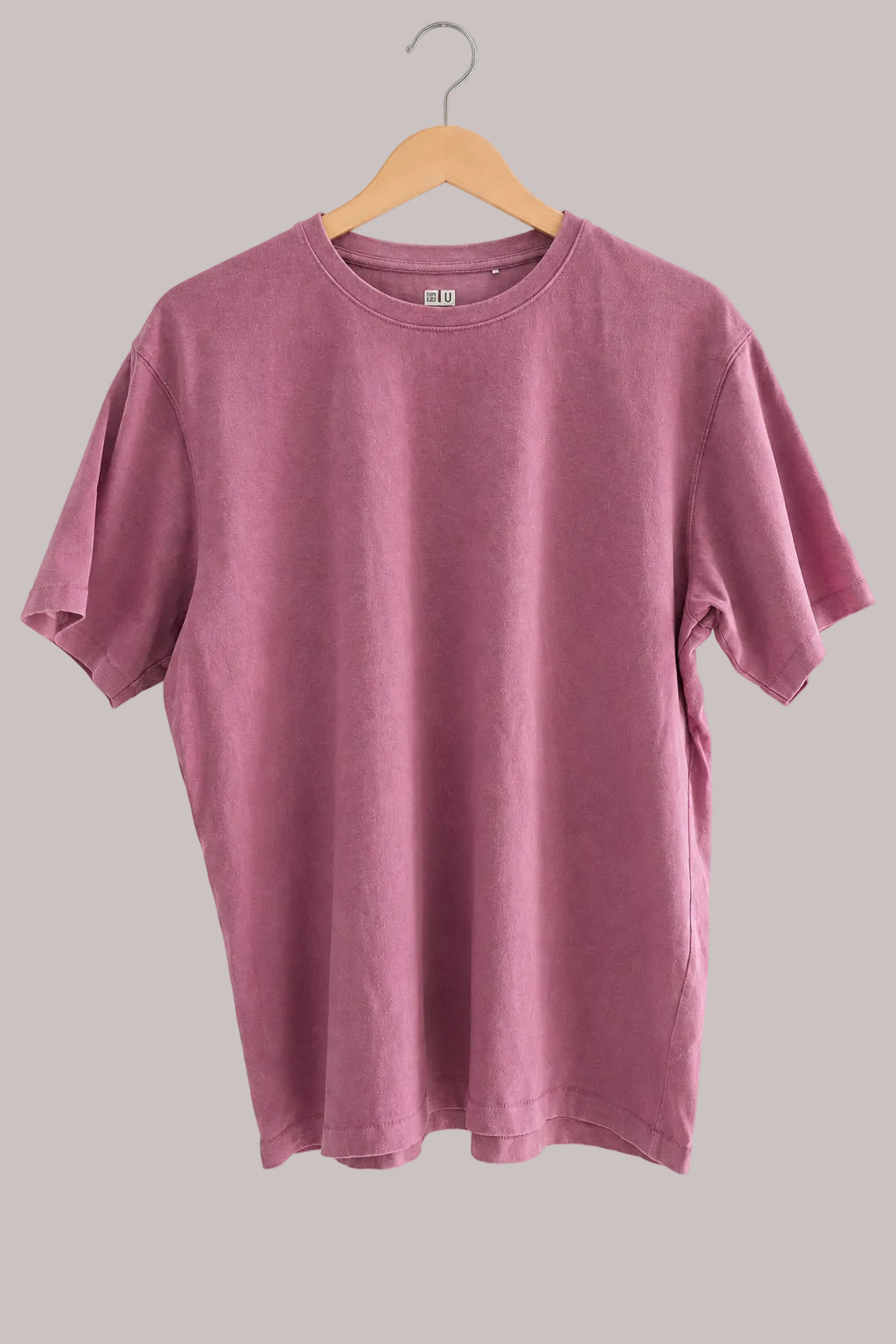 Camiseta Uniqlo rosa/morada de algodón, vista frontal