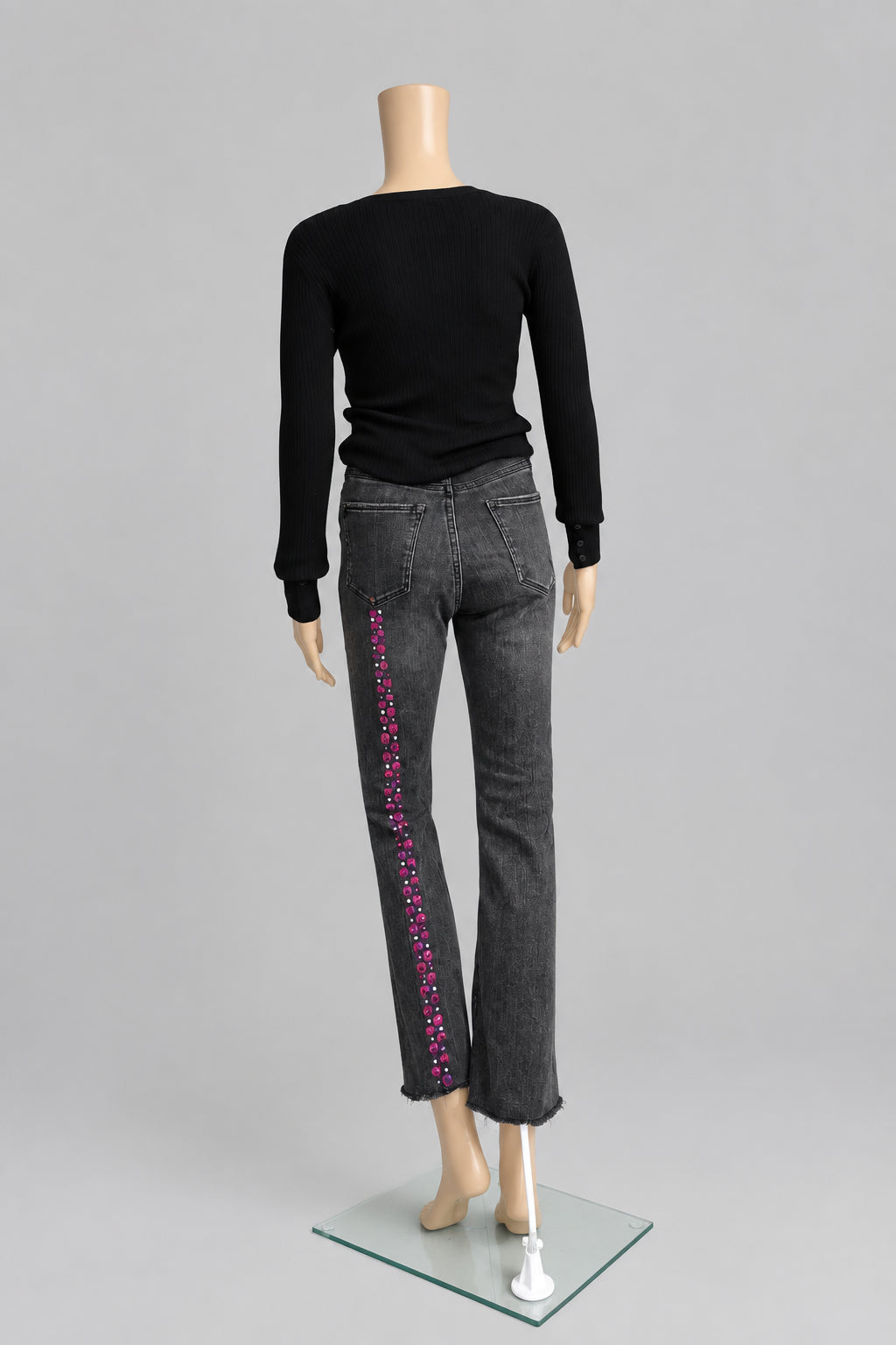 Pantalón vaquero negro desgastado pintado a mano | Arte Circular